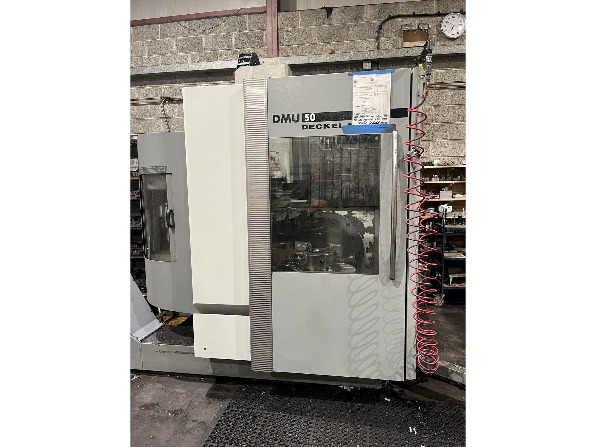 Вид станка DECKEL MAHO DMU 50  спереди