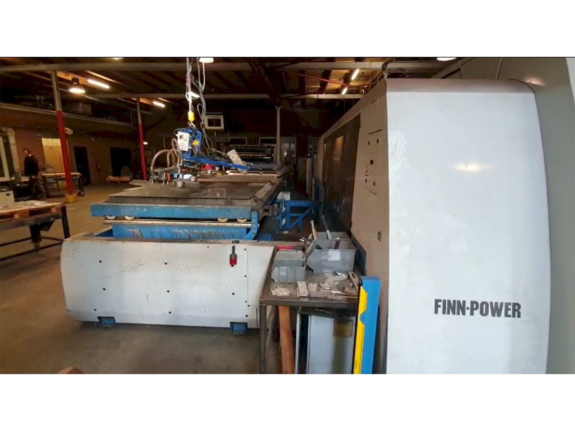 Вид станка Finn-Power L6 4kW CO2  спереди