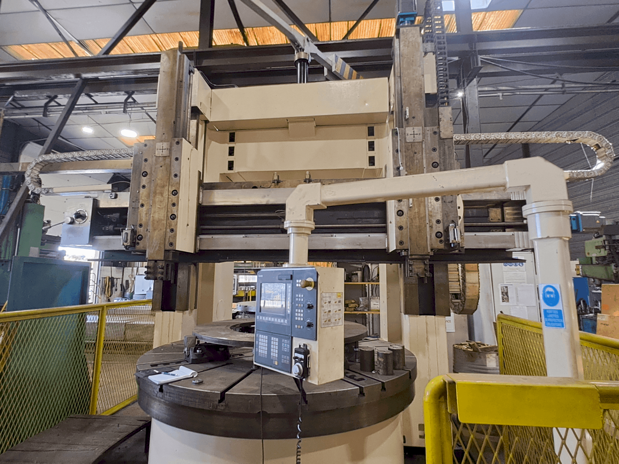 Вид станка WUXI C 5225x16/10  спереди