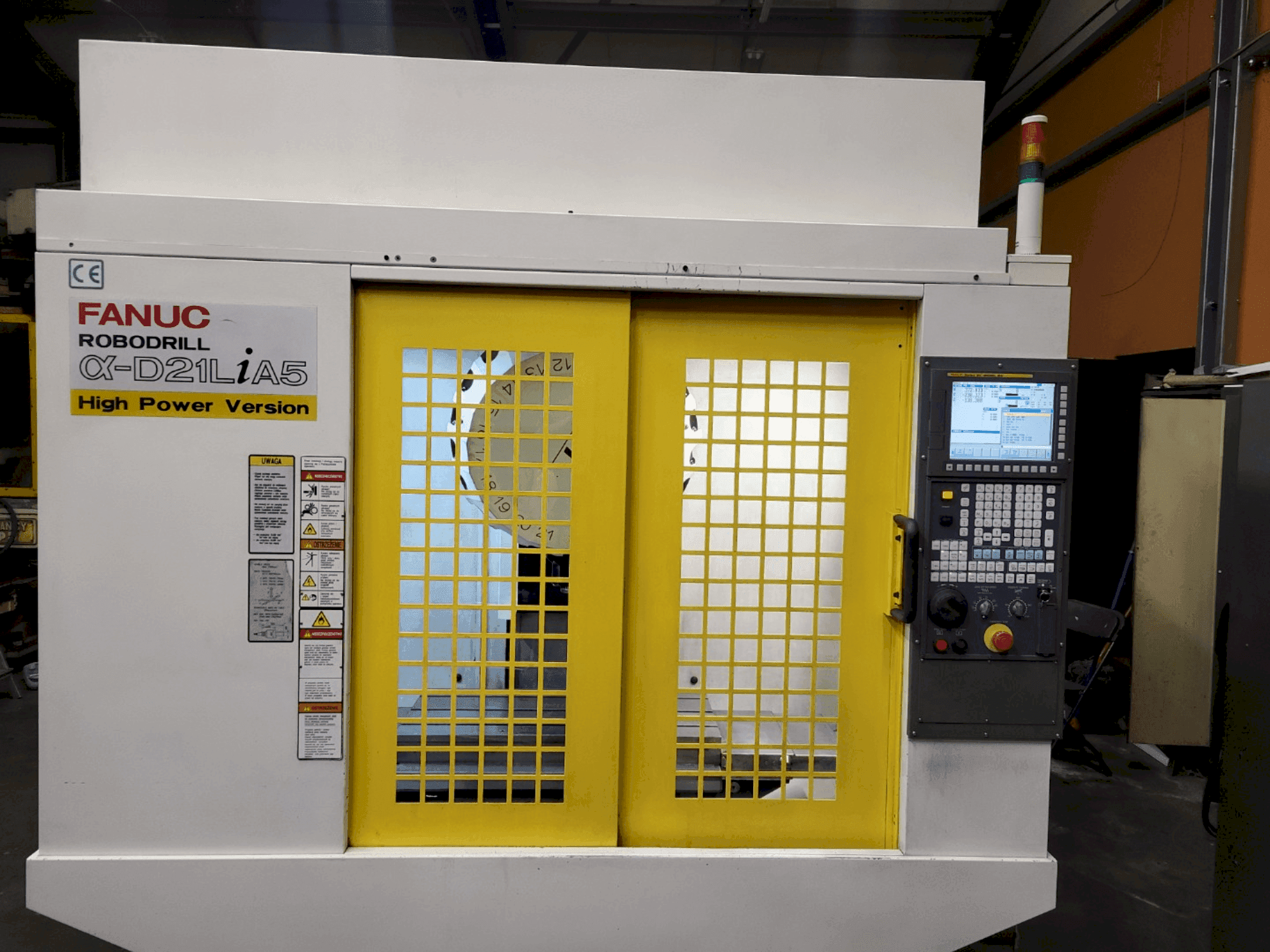 Вид станка FANUC Robodrill α-D21LiA5  спереди