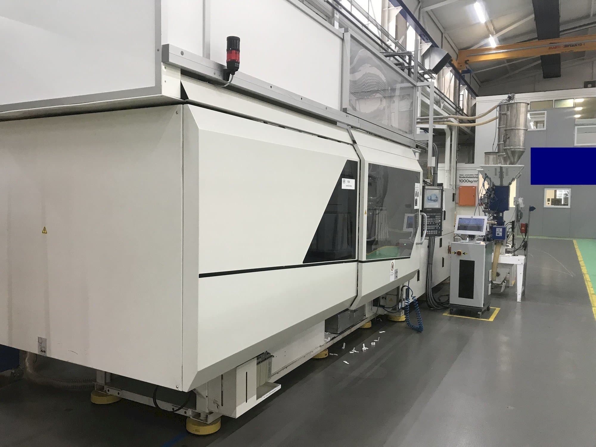 Вид станка DEMAG SP 350/820-2500  спереди