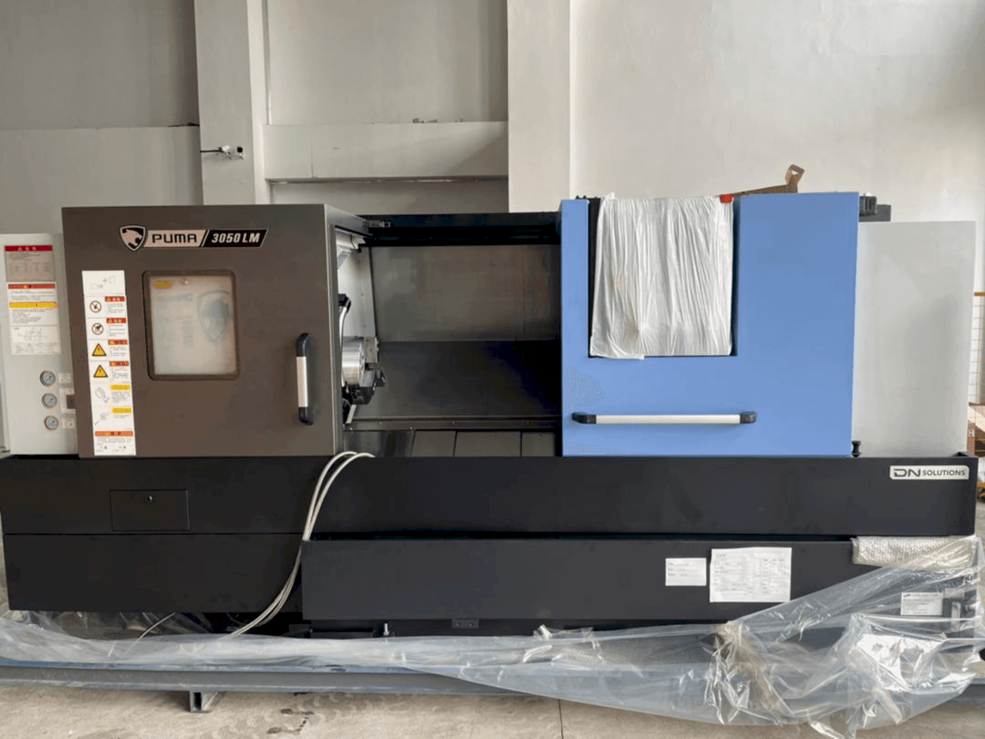 Вид станка DOOSAN PUMA 3050 LM  спереди