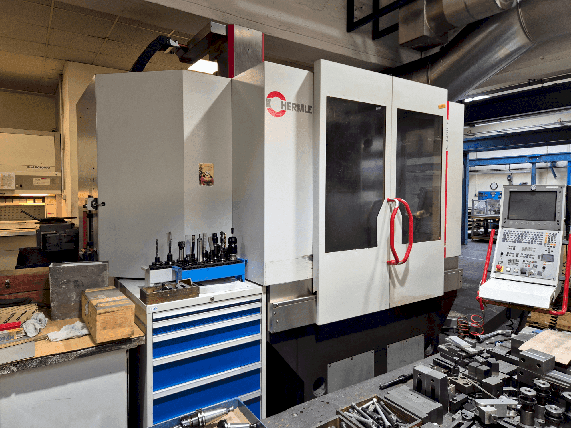 Вид станка HERMLE C 1200 V  спереди