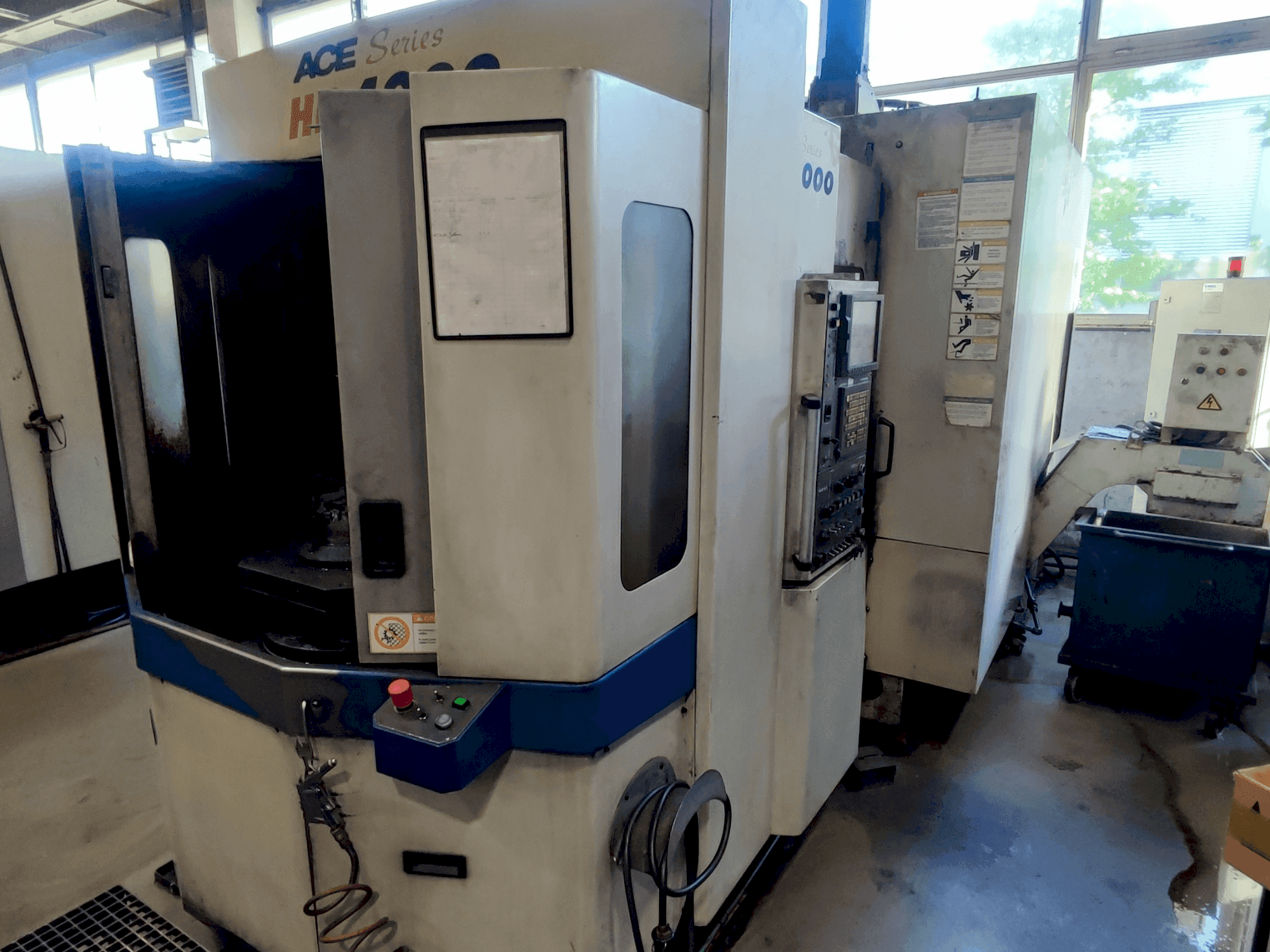 Вид станка DAEWOO ACE HP 4000  спереди