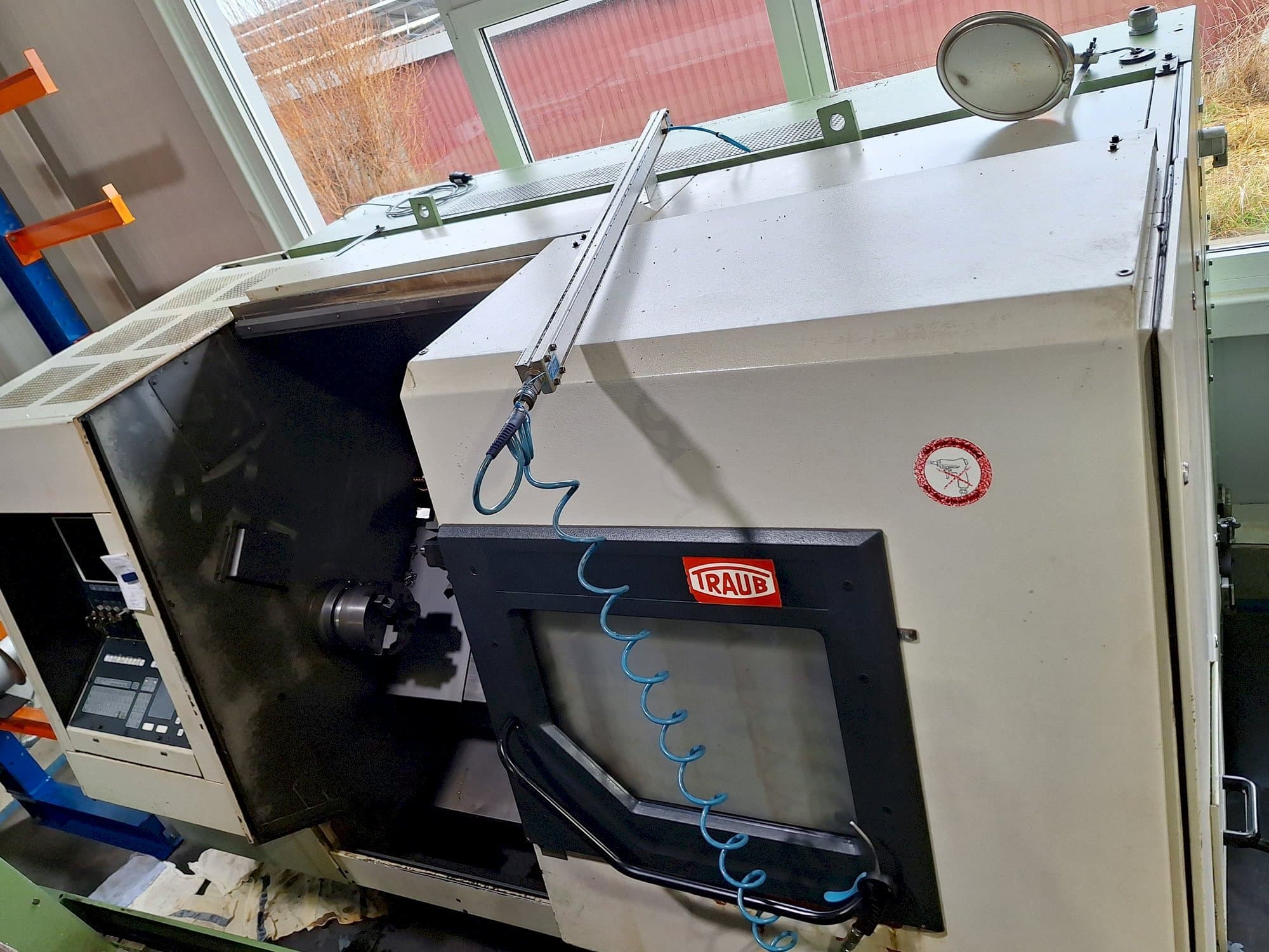 Вид станка TRAUB TND 400  спереди