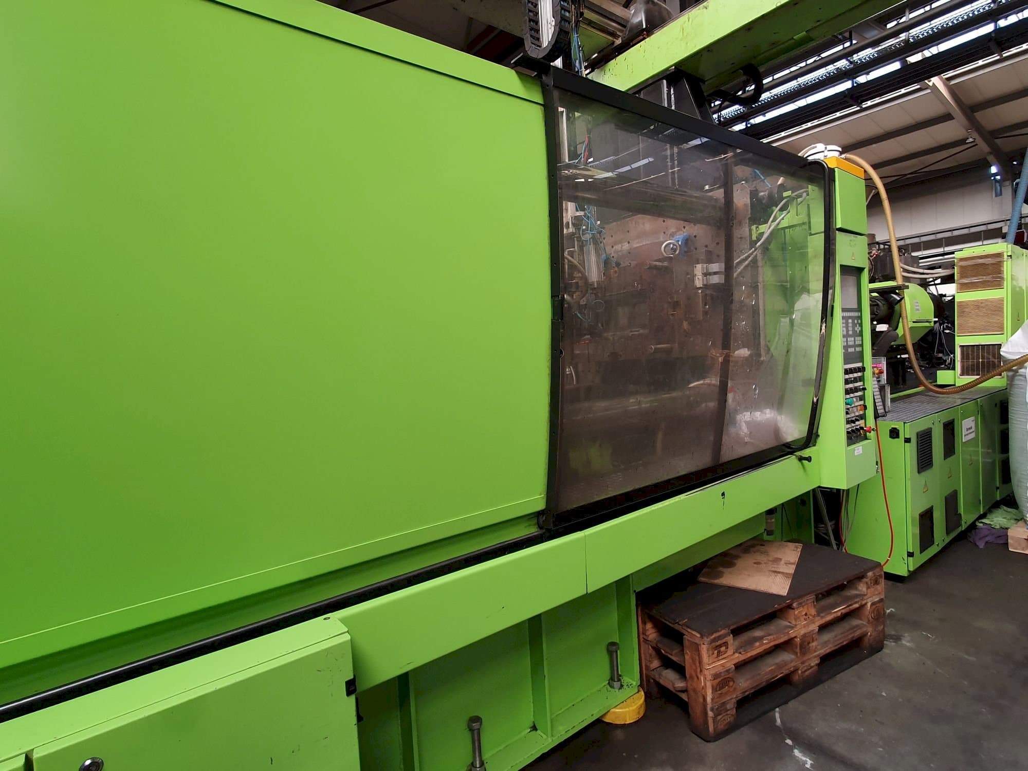 Вид станка ENGEL ES 4550/550 KSL  спереди