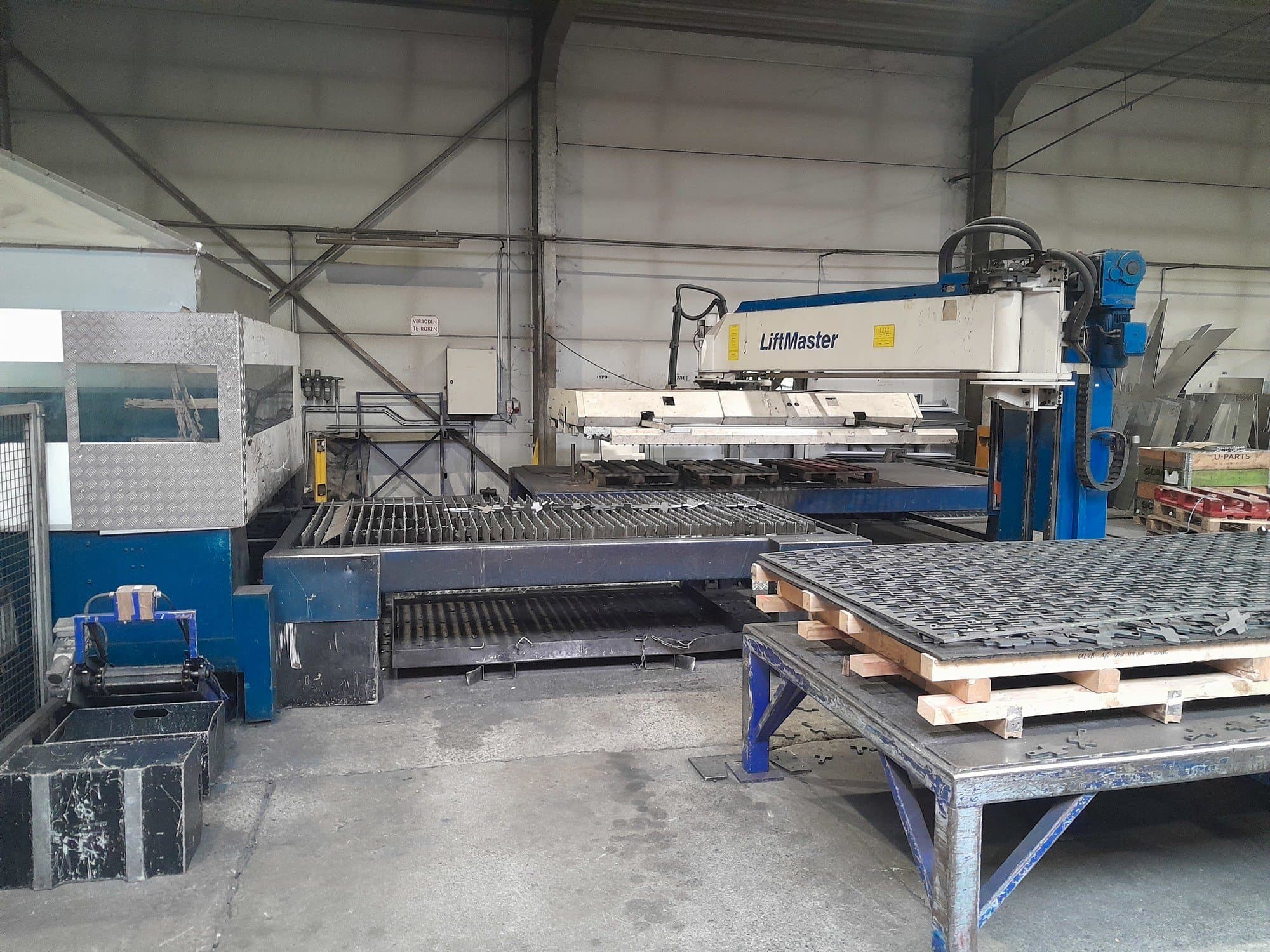 Вид станка Trumpf TruLaser 3030+ Liftmaster  спереди