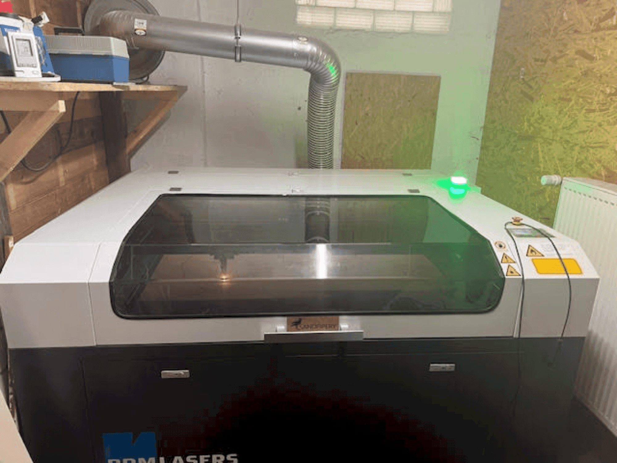 Вид станка BRM Lasers 90130 - 100 Watt CO2  спереди