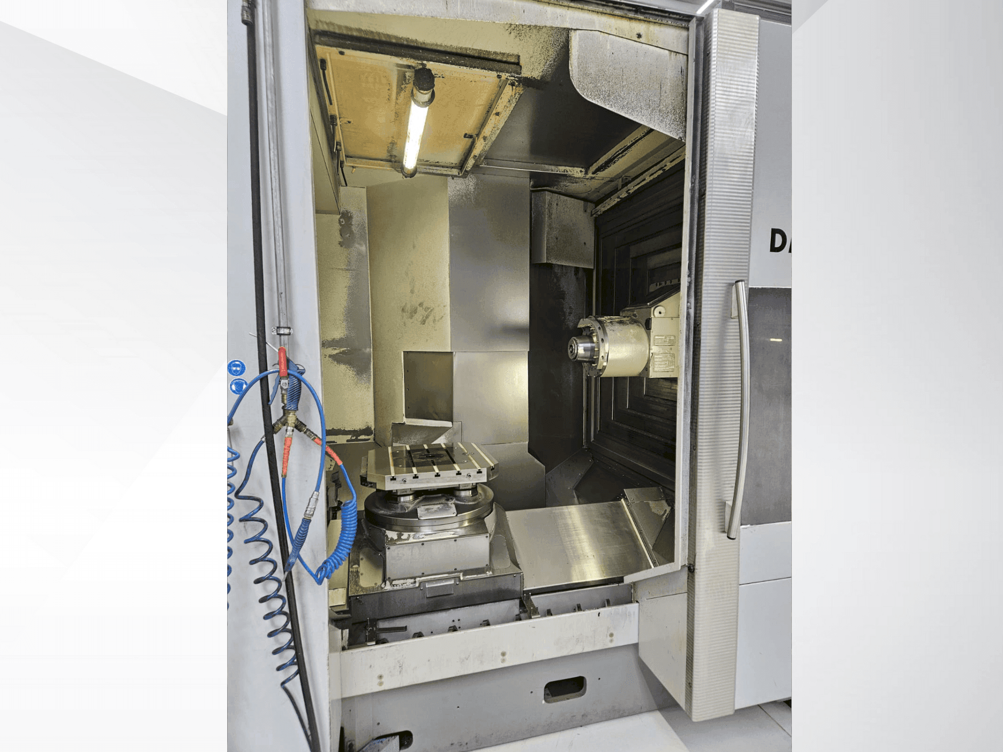 Вид станка DECKEL MAHO DMC 70H duoBlock  спереди