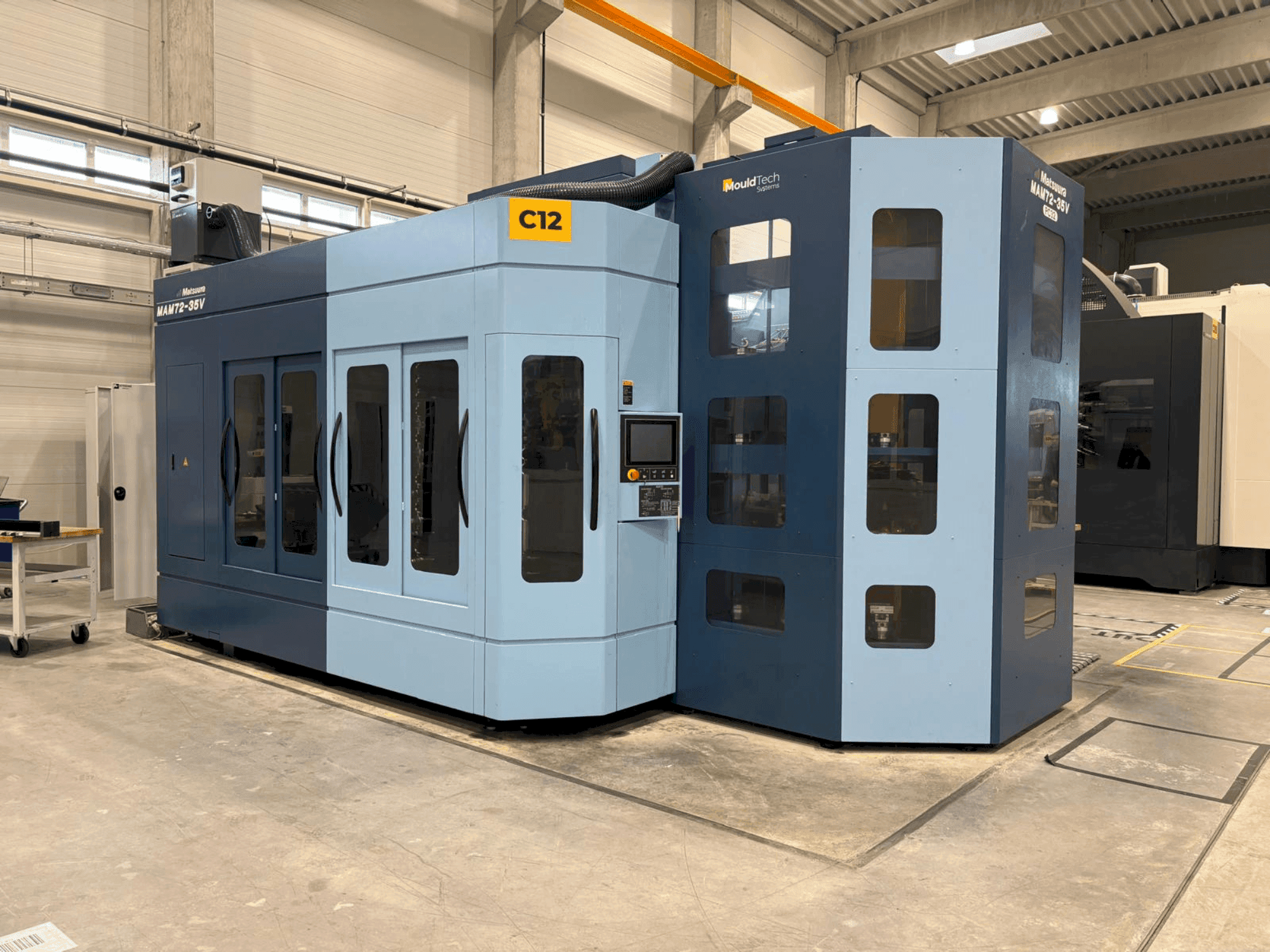 Вид станка Matsuura MAM72-35V  спереди