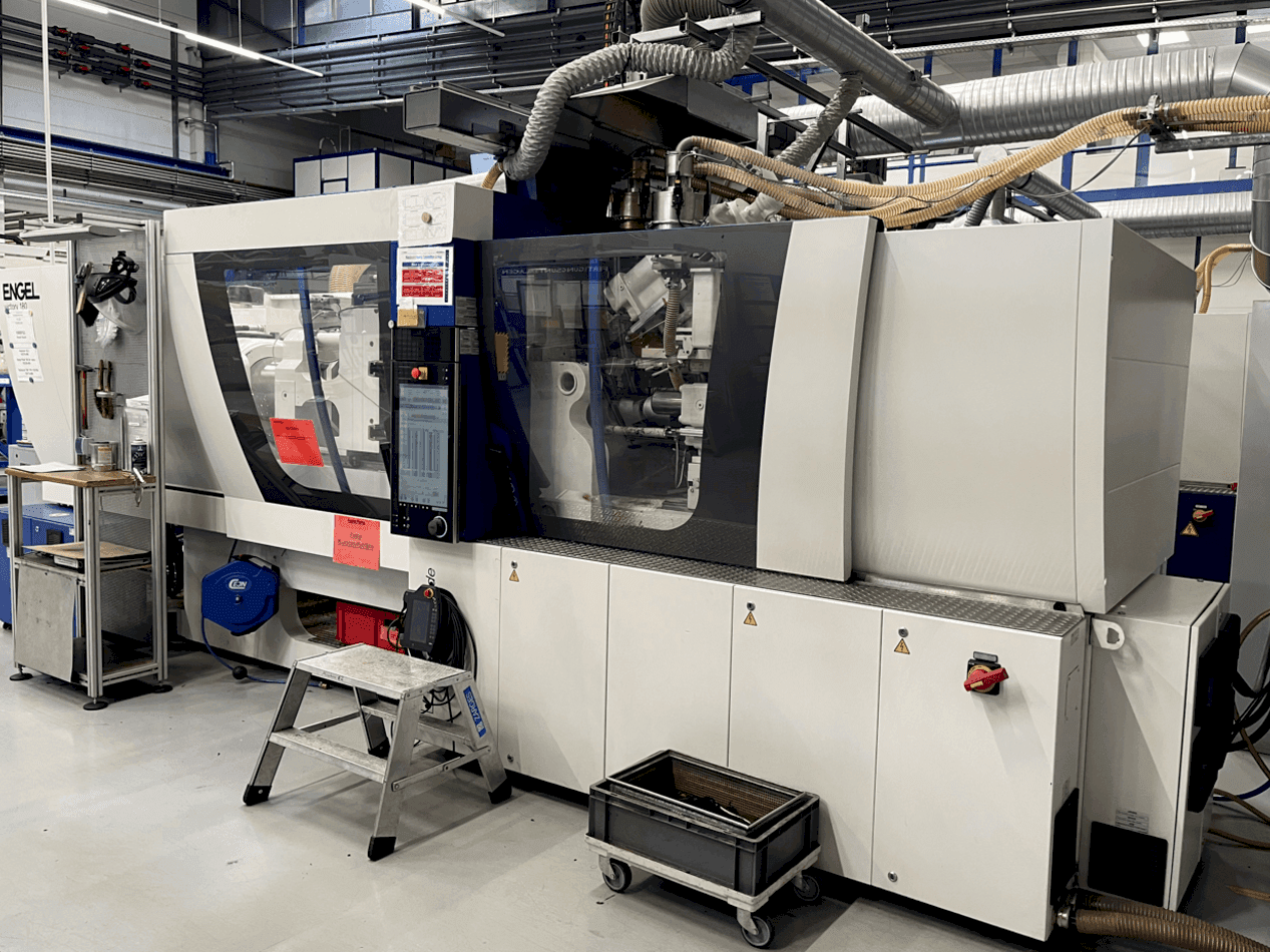 Вид станка Engel Victory 200H 60W 180  спереди