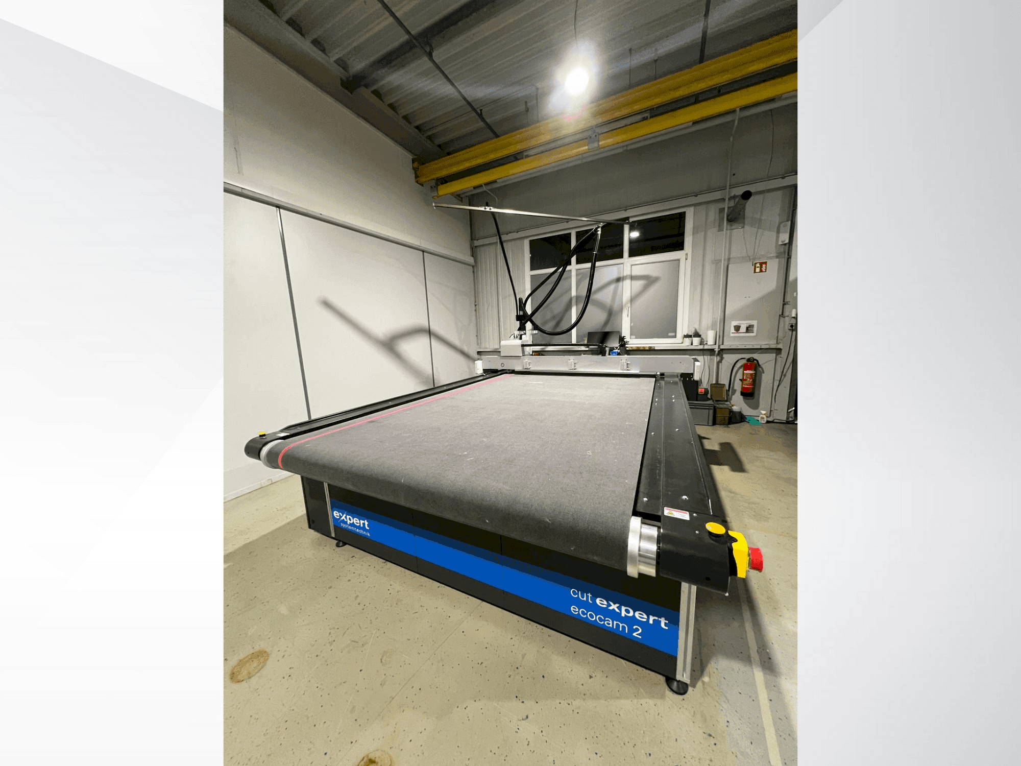 Вид станка EXPERT cut Expert ecocam 2  спереди