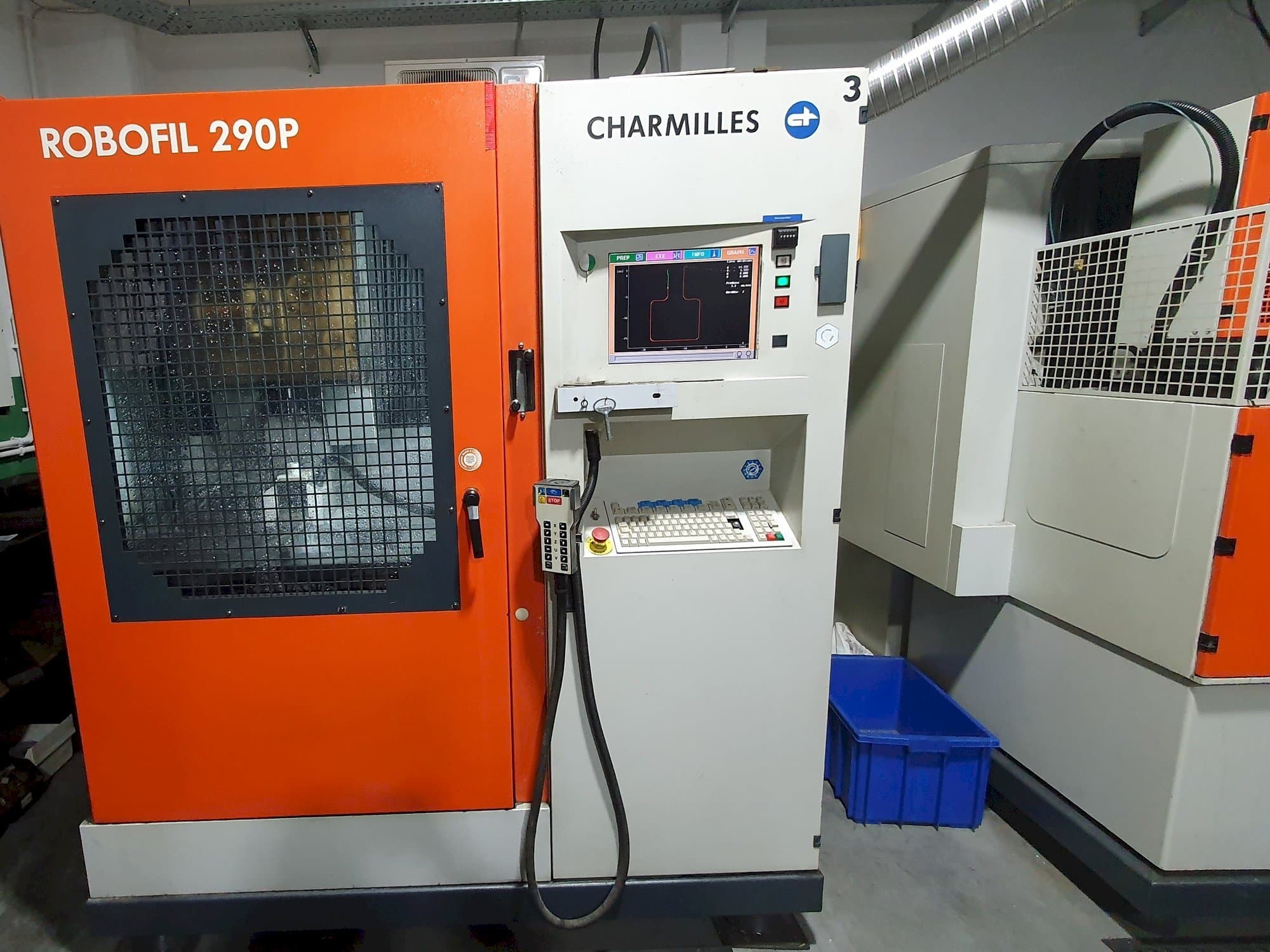 Вид станка CHARMILLES Robofil 290P  спереди