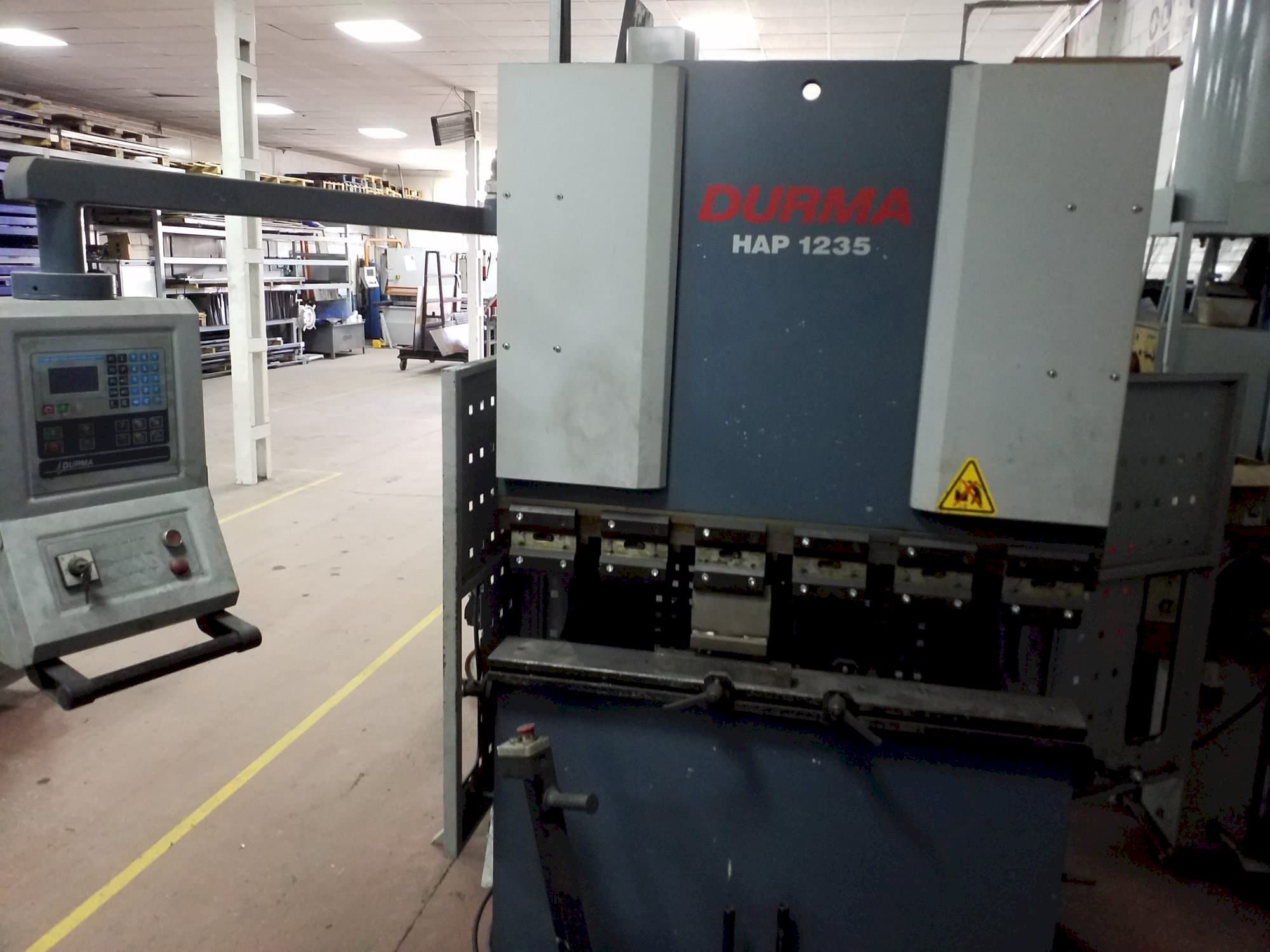 Вид станка Durma HAP-1235  спереди