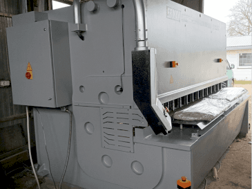 Вид станка ERMAKSAN HVR 3100-16  спереди