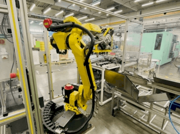 Вид станка FANUC M-20ia 35M  спереди