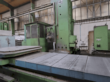 Вид станка TOS WHN 13.8 CNC  спереди