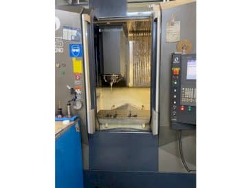 Вид станка Makino F5 спереди