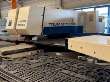 Вид станка TRUMPF Trumatic 600L  спереди