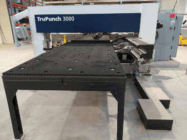 Вид станка TRUMPF TruPunch 3000  спереди
