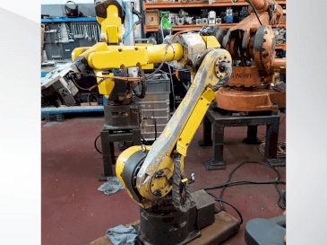 Вид станка FANUC M-16iB  спереди