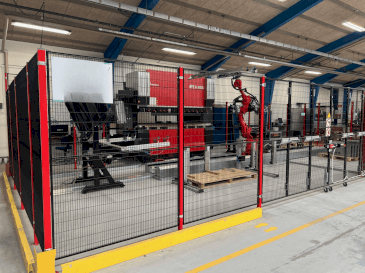 Вид станка AMADA HFE3i 1003 8 axes L  спереди