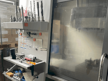 Вид станка HAAS VF-3  спереди