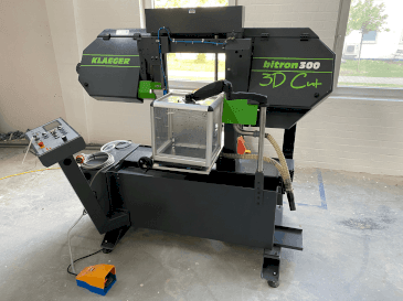 Вид станка Klaeger Bitron 300 3D Cut  спереди
