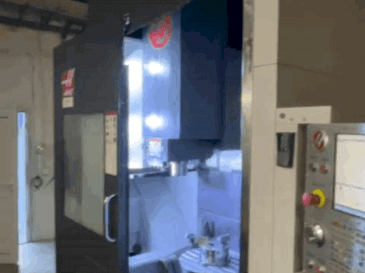 Вид станка HAAS UMC-750  спереди