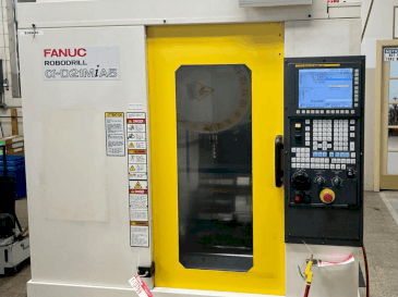 Вид станка FANUC Robodrill D21MiA5 спереди