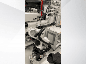 Вид станка KUKA KR 22 R1610-2  спереди