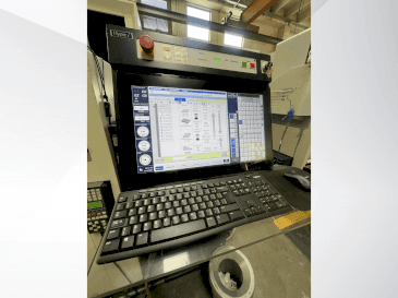Вид станка Makino U6 HEAT  спереди