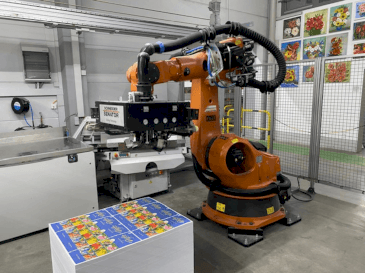 Вид станка KUKA KR140-3 COMP  спереди