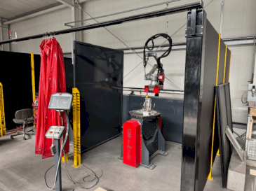 Вид станка FRONIUS UR10 Roboter e-Series  спереди