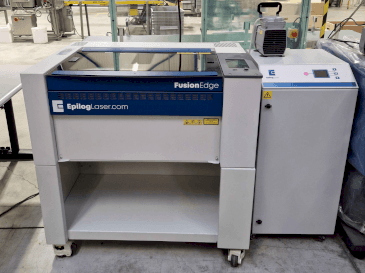 Вид станка EPILOG Laser Fusion Ege 12 30watt fiber  спереди