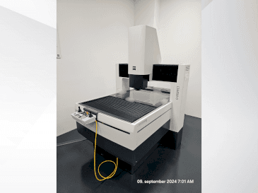Вид станка ZEISS 0-inspect  спереди