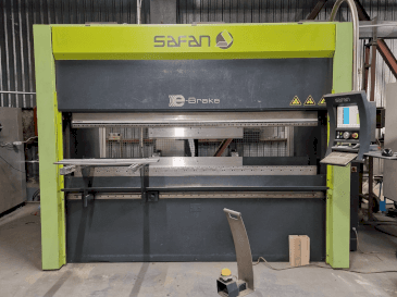 Вид станка Safan E-Brake 80-2550-Ts3 Cnc  спереди