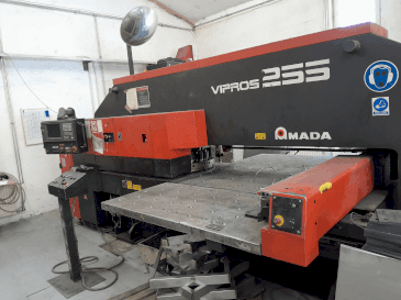 Вид станка AMADA Vipros 255  спереди