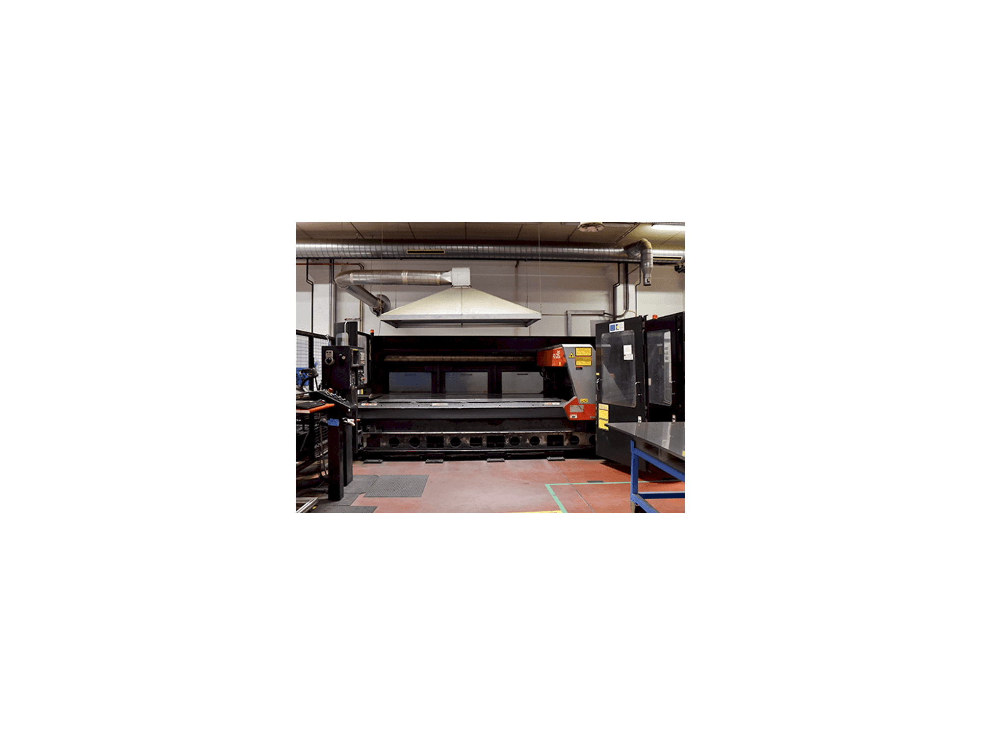 Вид станка AMADA FO-3015 спереди