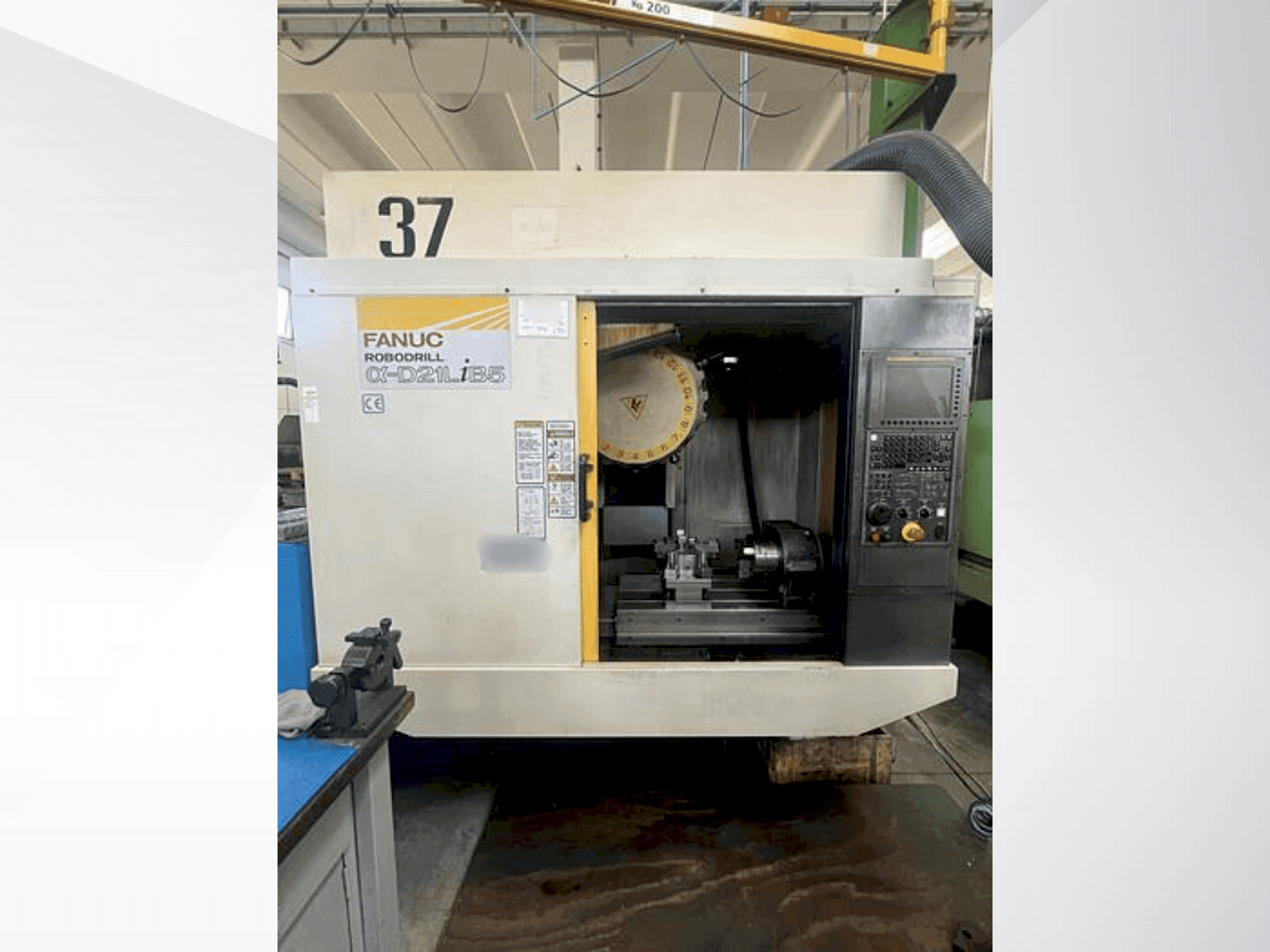 Вид станка FANUC Robodrill Alpha-D21LiB5 спереди