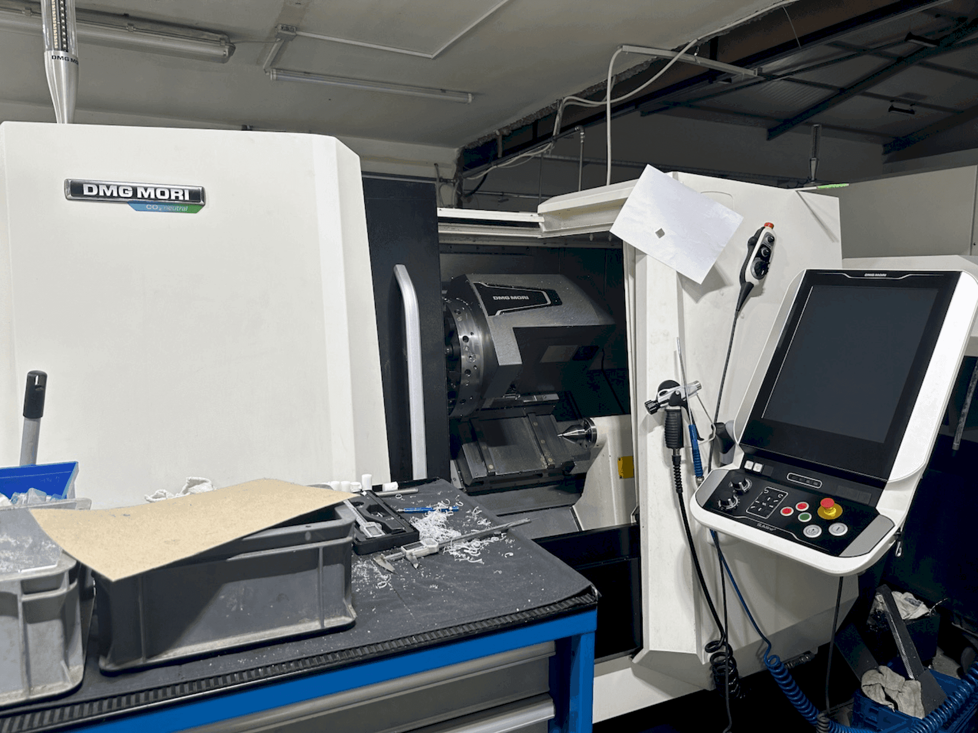 Вид станка DMG MORI CLX 350 V4 спереди