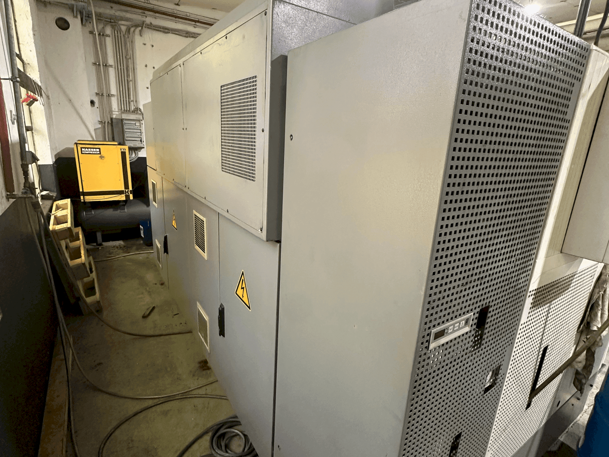 Вид станка DMG CTX 420 Linear V6 сзади