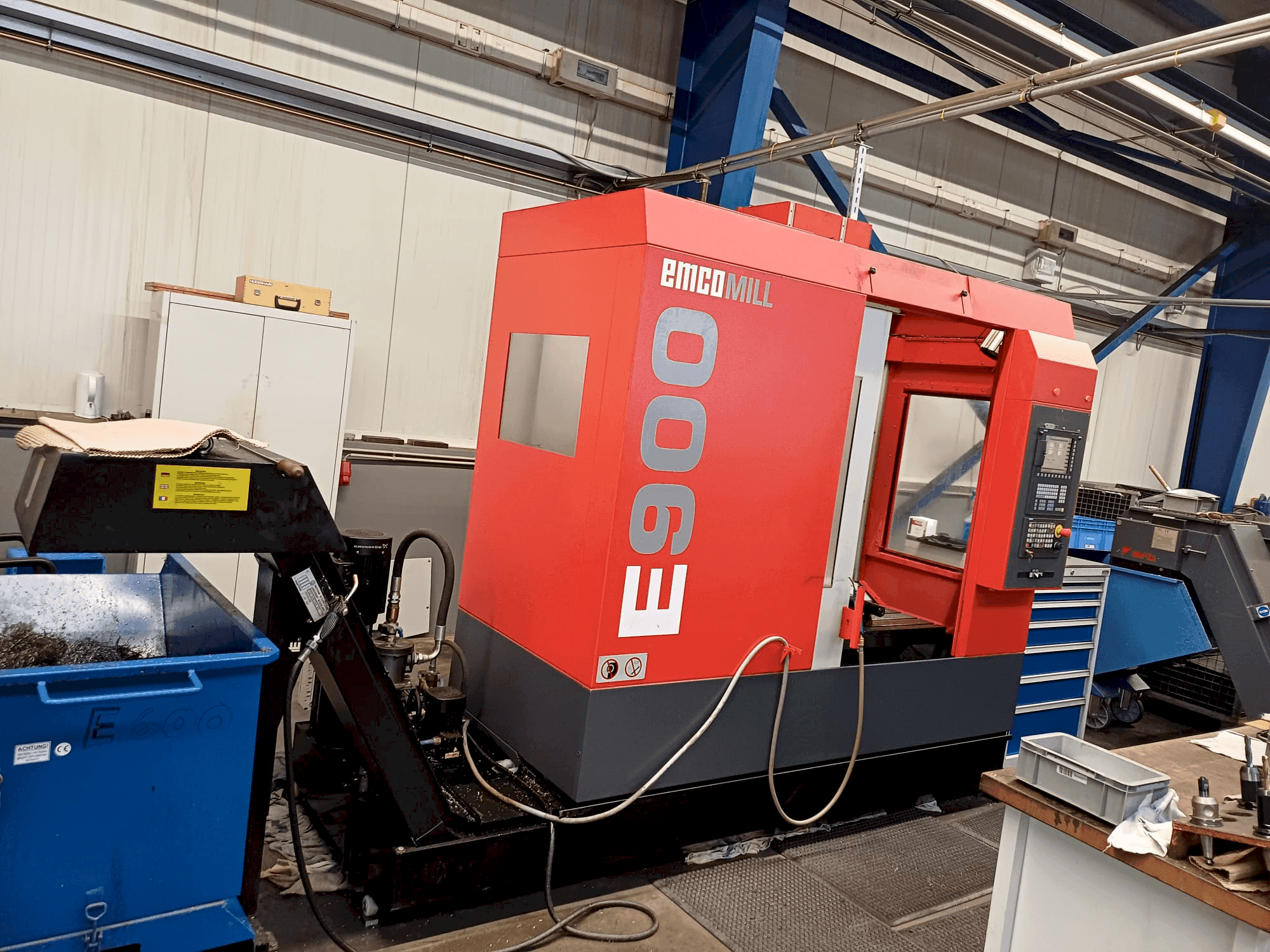 Вид станка EMCO EmcoMill E900 спереди