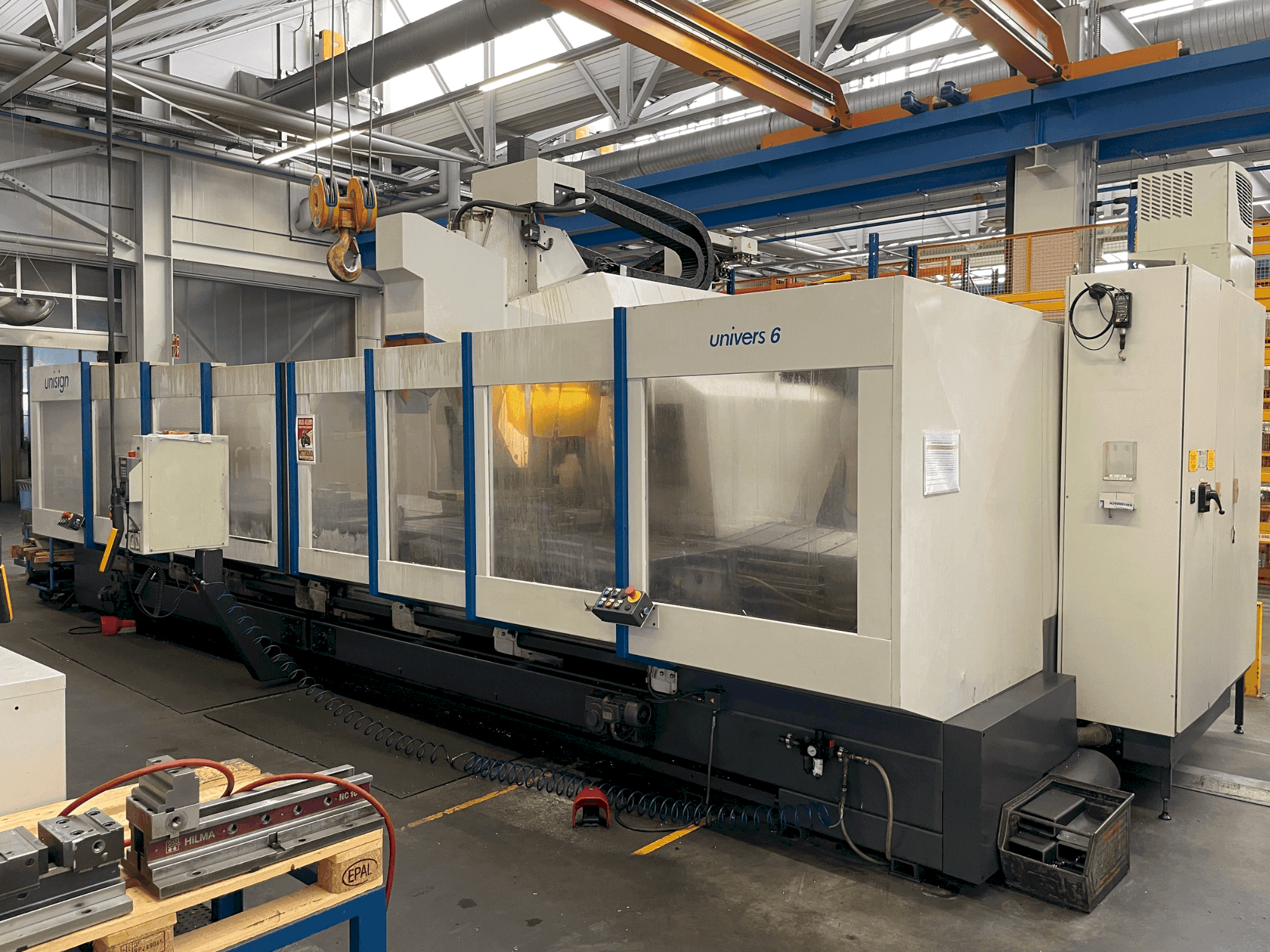 Вид станка Unisign UNIVERS 6 спереди