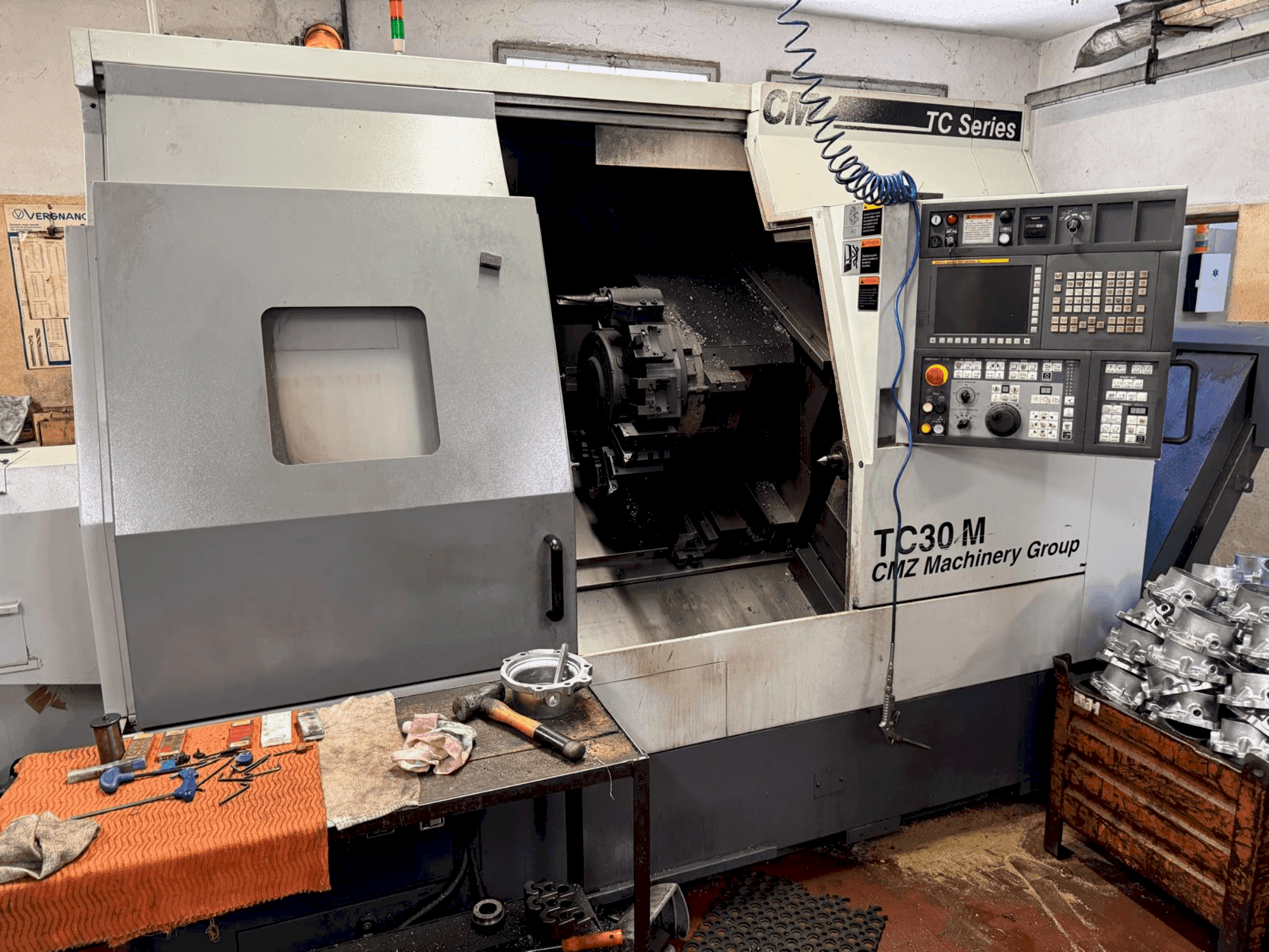 Вид станка CMZ TC30M спереди
