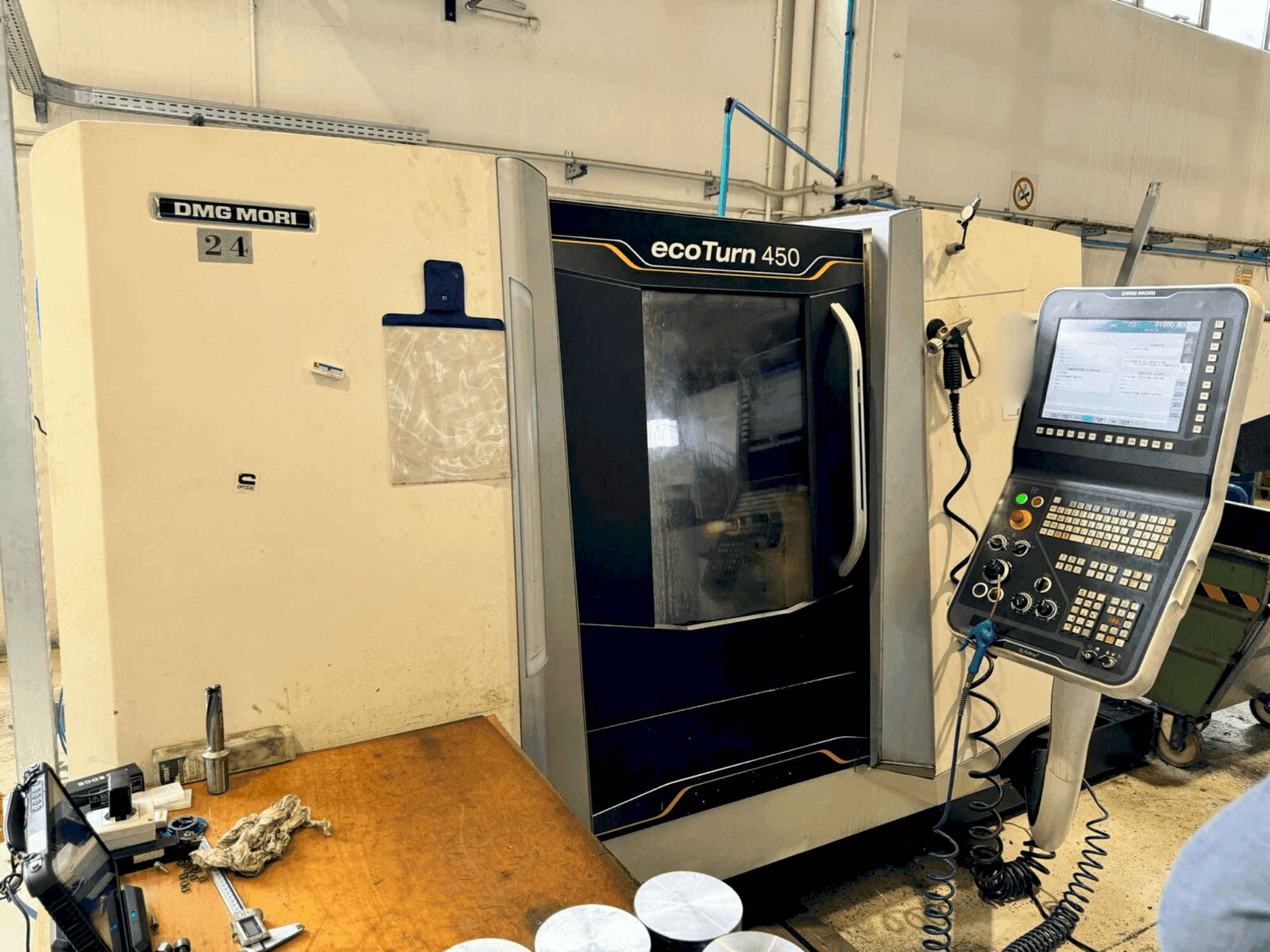 Вид станка DMG MORI EcoTurn 450 V3 спереди