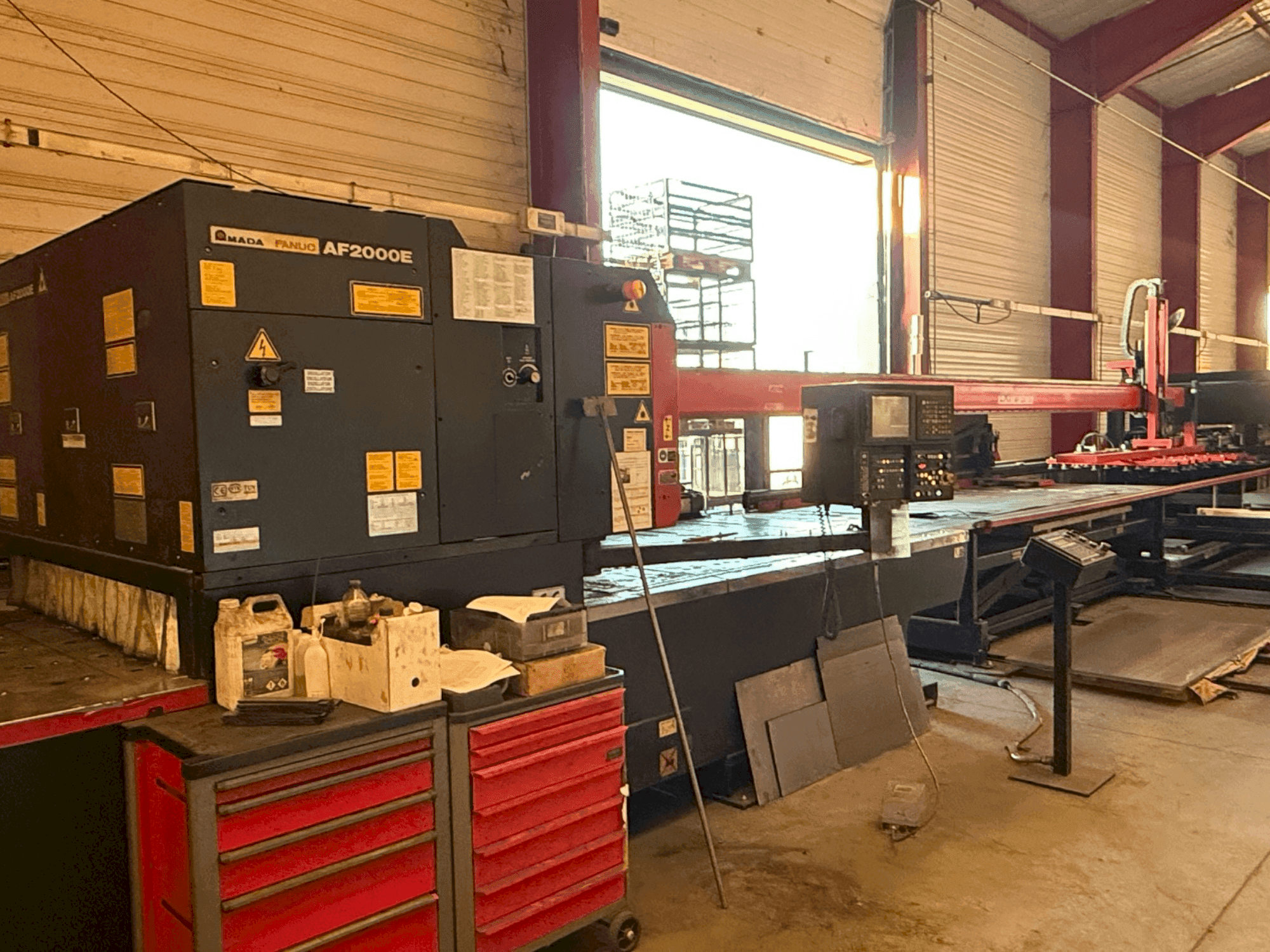 Вид станка AMADA LC2415 alpha3 спереди
