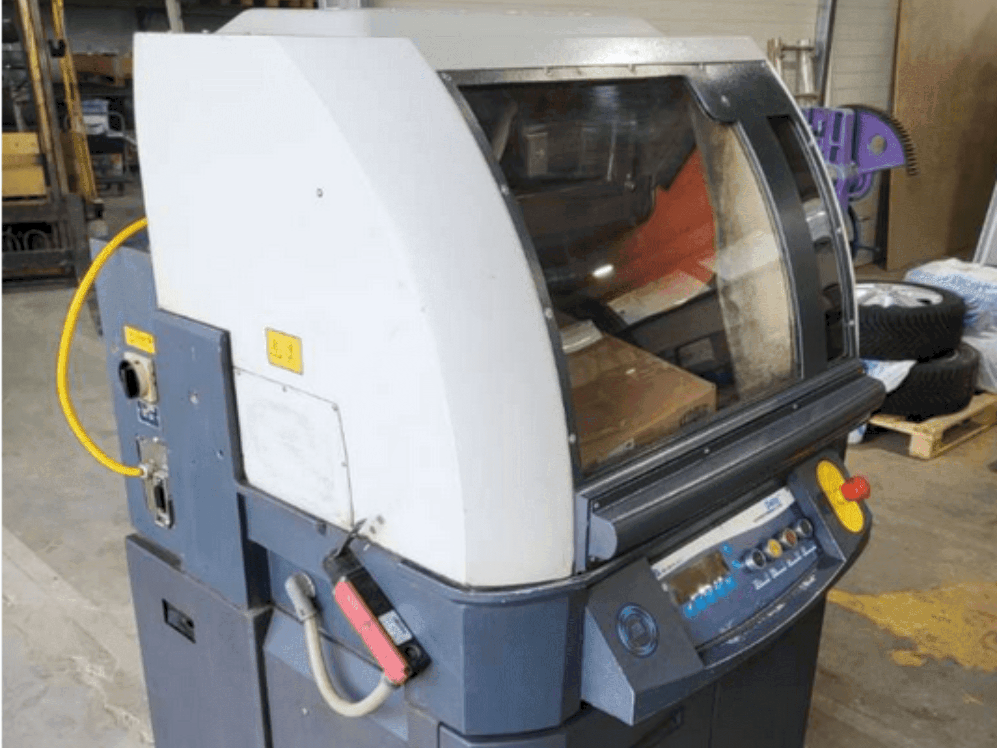 Вид станка Buehler Large Delta Automatic Chop Cutter 10-1317-400 спереди