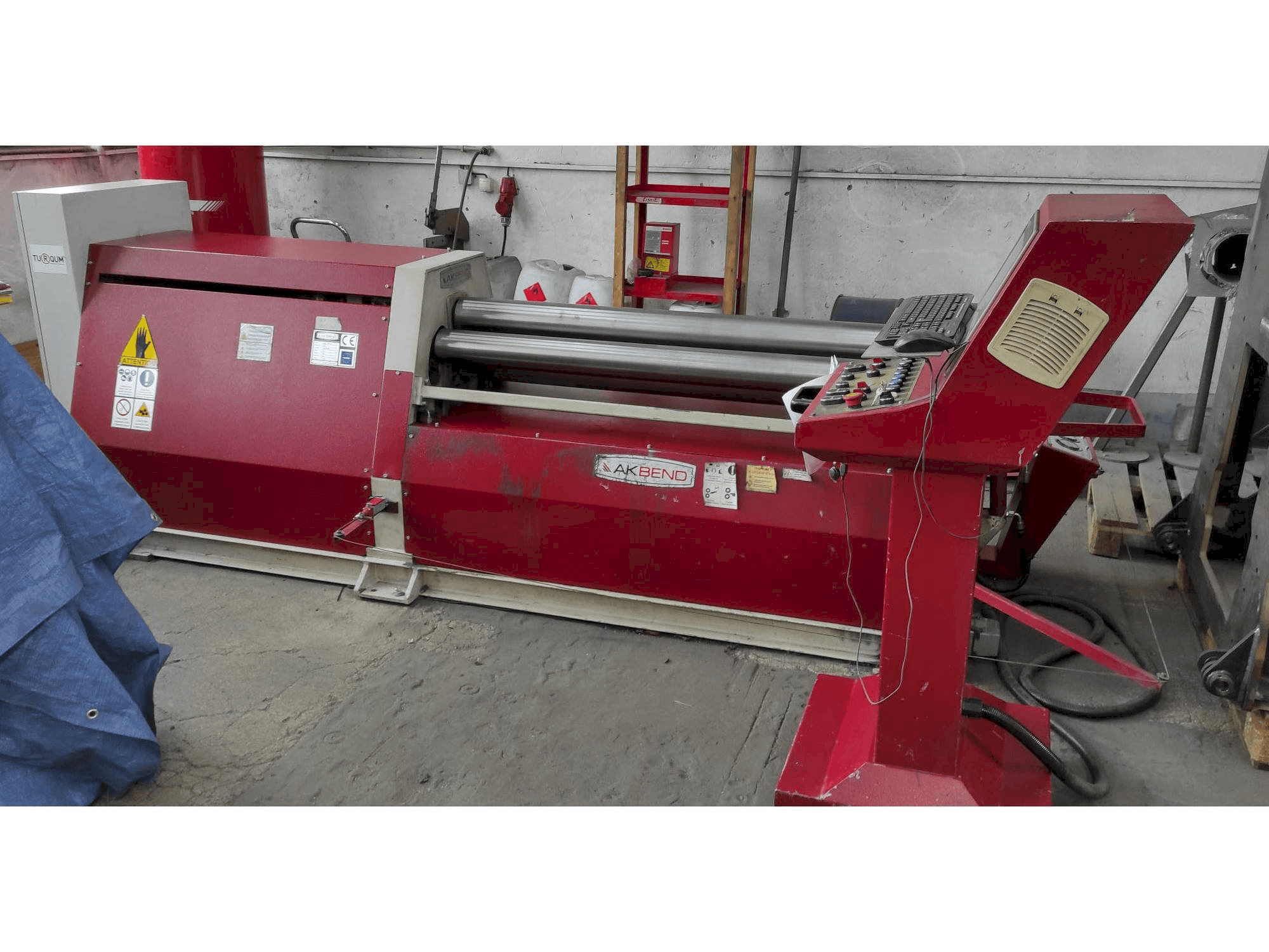 Вид станка AKBEND AHS 15/4-6 спереди