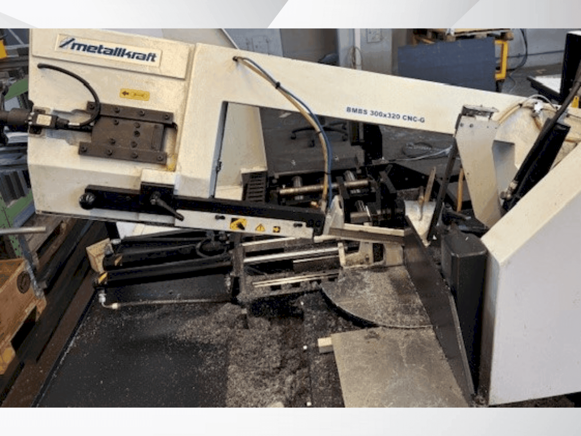 Вид станка Metallkraft BMBS 300X320 спереди